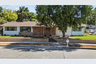 23626 Neargate, Newhall, CA 91321 - Photo 1