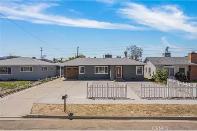 211 W Elmwood Avenue, Hemet, CA 92543 - Photo 1