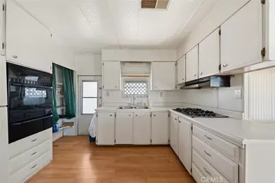 1380 W Florida #22, Hemet, CA 92543 - Photo 1