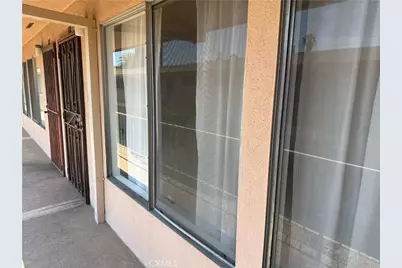 527 Cedar Avenue #2M, Long Beach, CA 90802 - Photo 1