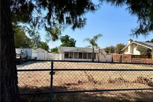 308 N Wateka St, San Jacinto, CA 92583 - Photo 1