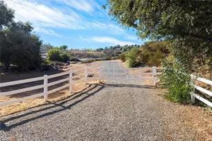 38563 Calle De Companero, Murrieta, CA 92562 - Photo 1