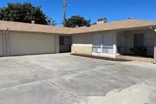 876 W Whittier Ave, Hemet, CA 92543 - Photo 1