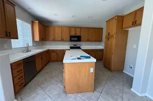 33618 Iris Ln, Murrieta, CA 92563 - Photo 1
