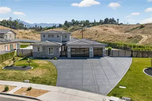 743 Buckingham Dr, Redlands, CA 92374 - Photo 1