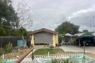 415 N 10th St, Santa Paula, CA 93060 - Photo 1