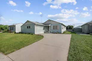 426 S Dos Caminos Ave, Ventura, CA 93003 - Photo 1