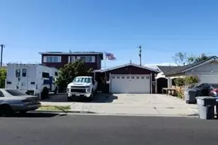 721 W Linden Dr, Oxnard, CA 93033 - Photo 1