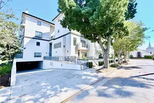 111 S Oak Knoll Ave, Pasadena, CA 91101 - Photo 1