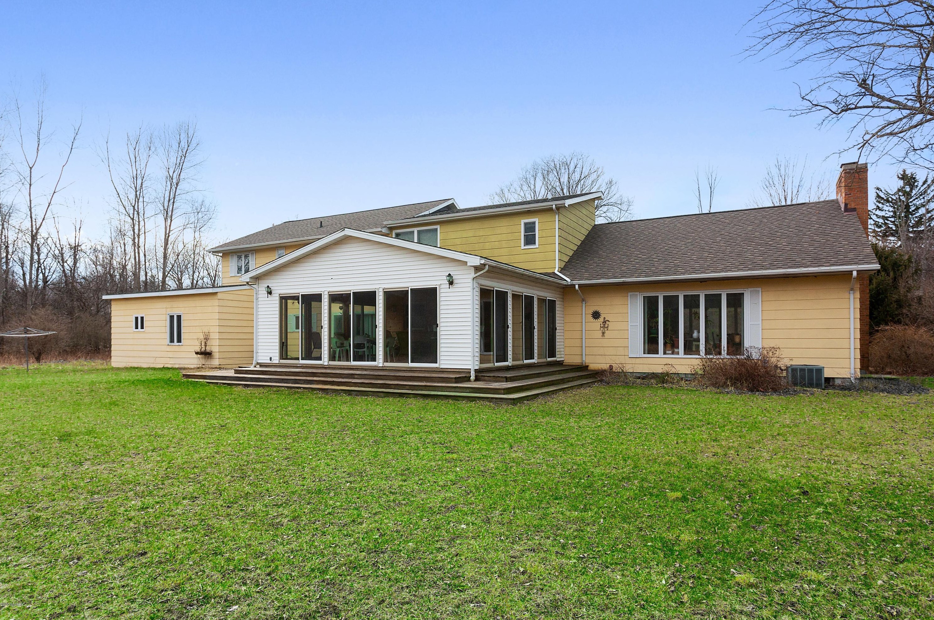 13827 Prairie Rd, Harbert, MI 49115