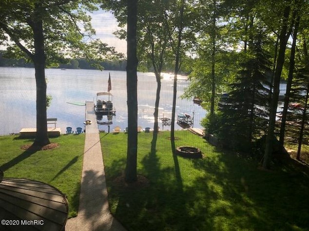 19042 Brandywine Dr, Gobles MI 49055-8691 exterior