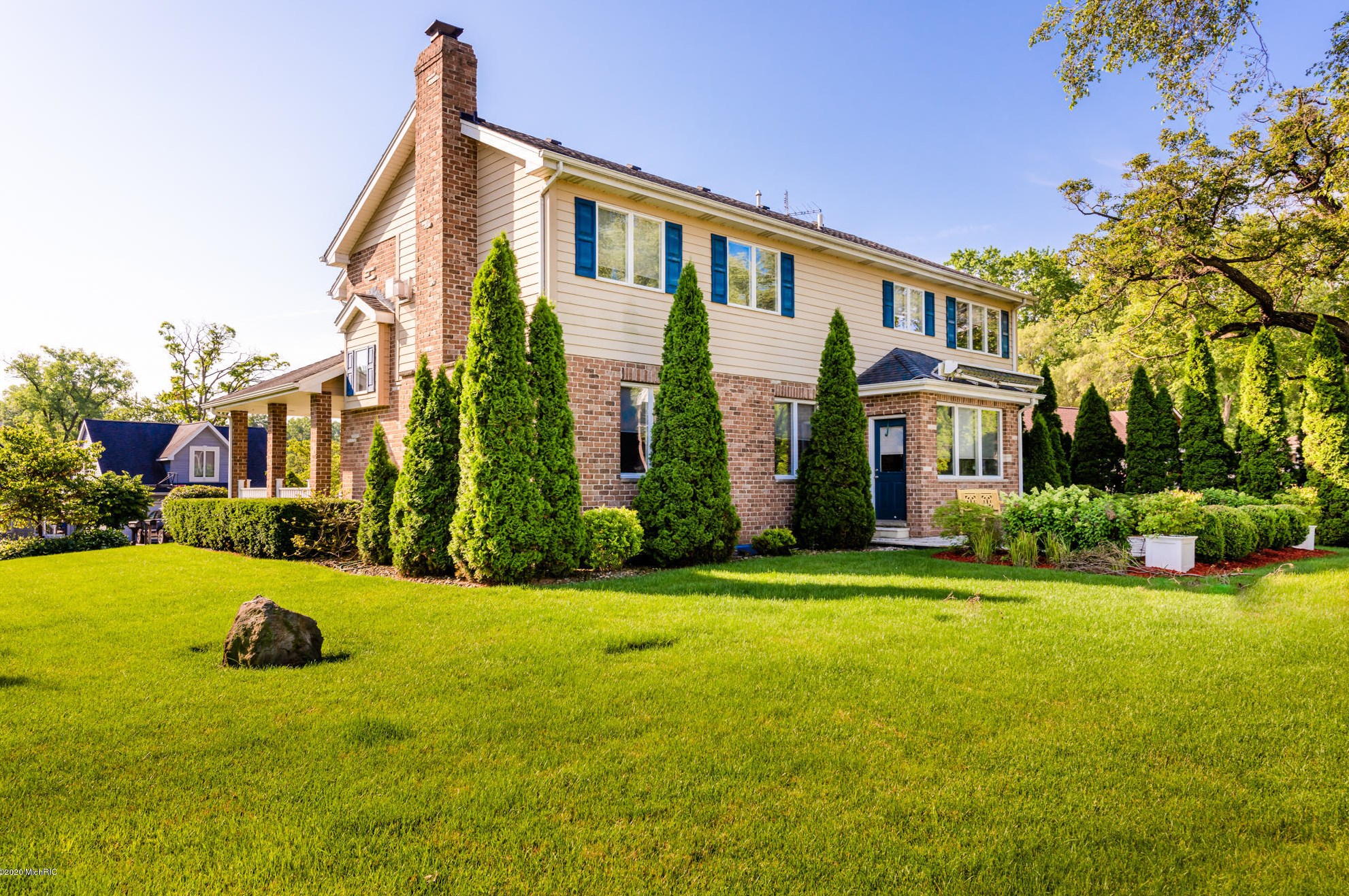 5036 Shoreview Dr, Coloma, MI 49038-8521