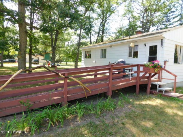 4139 N High Bridge Rd, Brethren, MI 49619