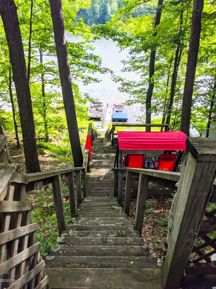 6125 E Trail Ridge Rd, Fountain, MI 49410