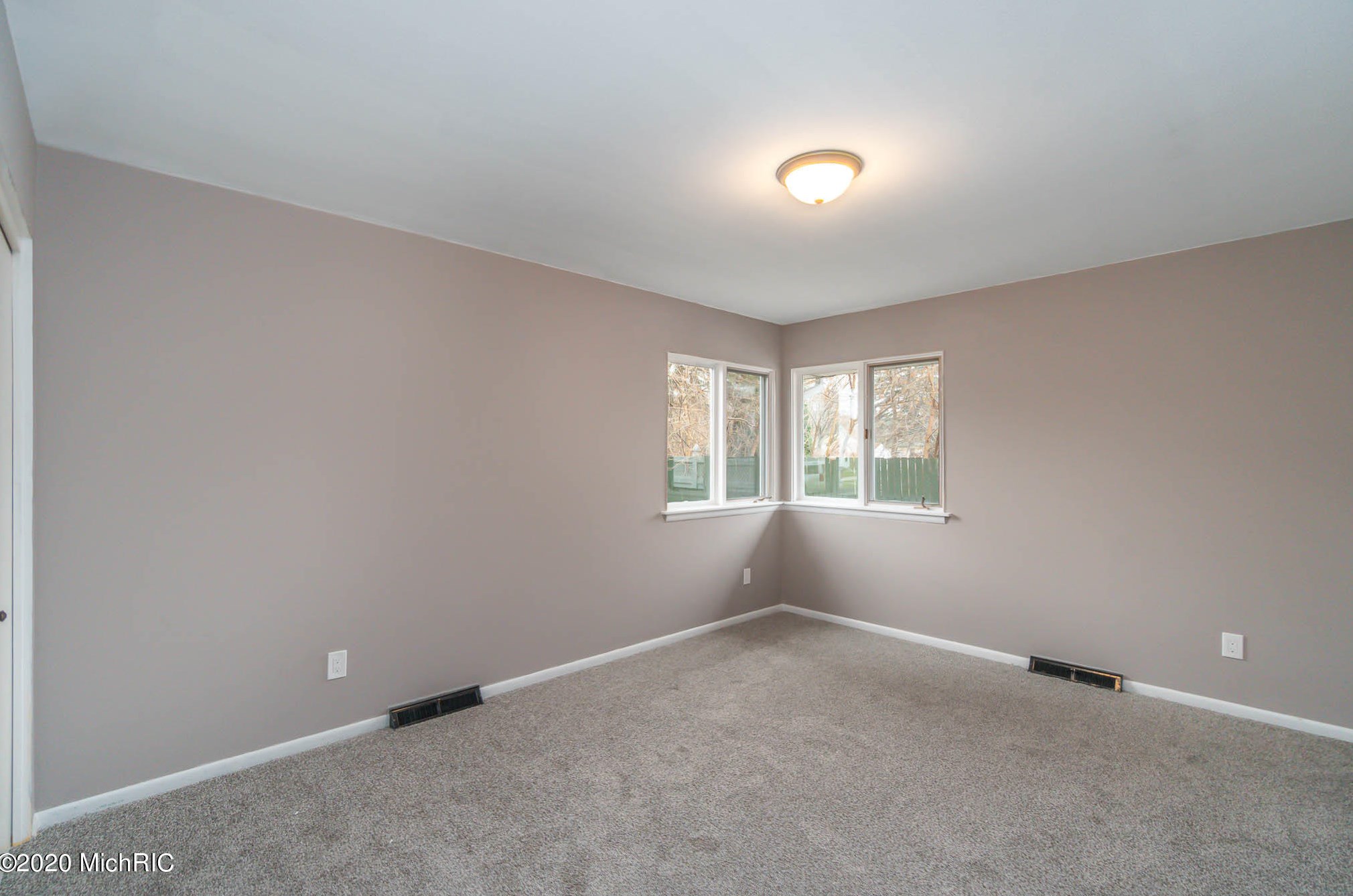 2515 Mcewan St, Saginaw MI 48602-3548 exterior