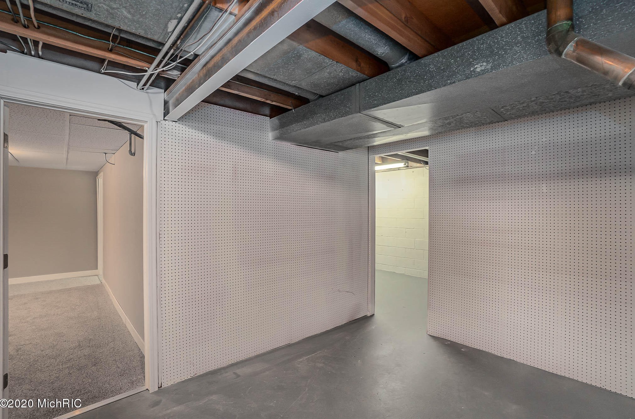 2515 Mcewan St, Saginaw MI 48602-3548 exterior