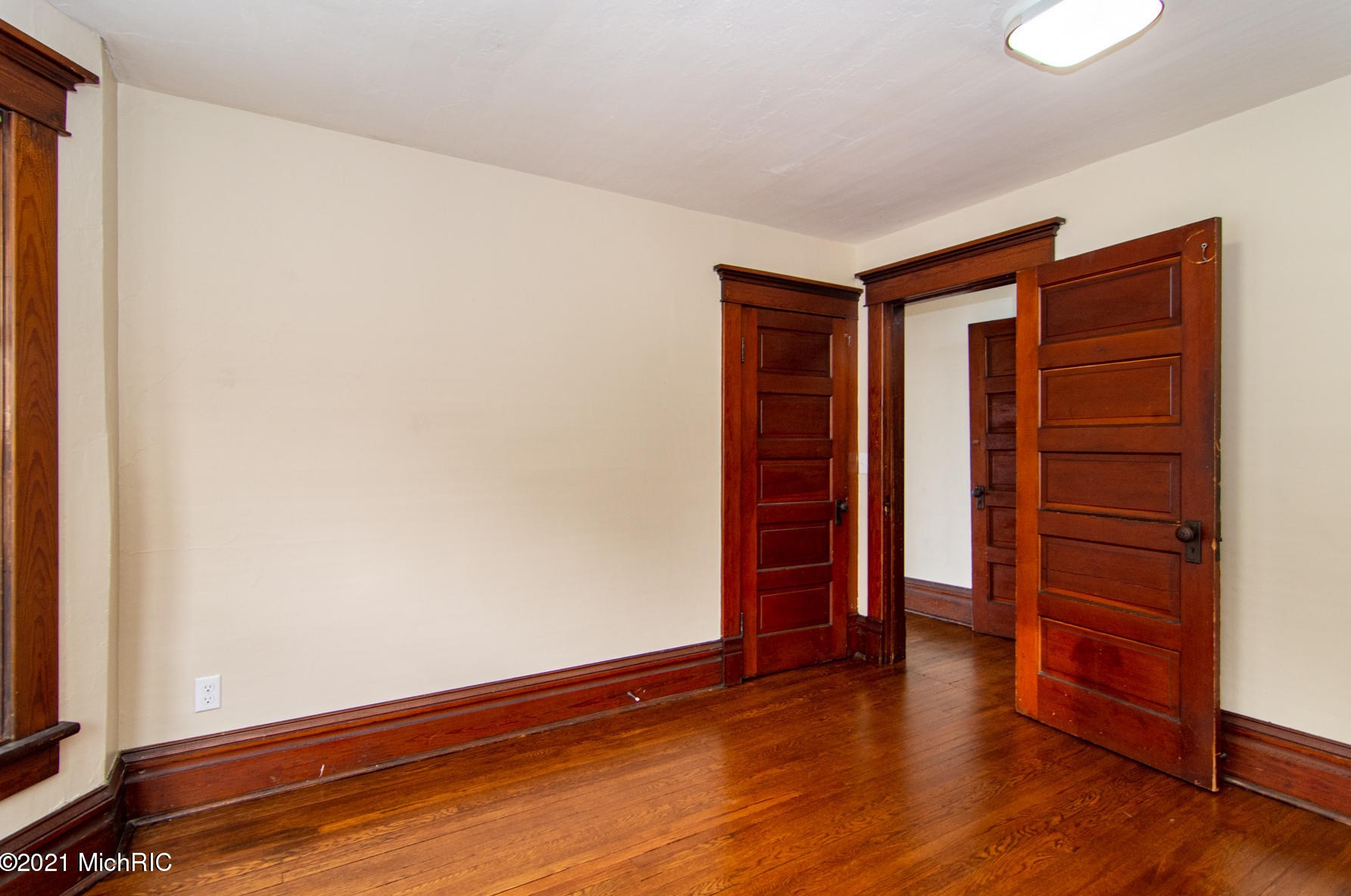 7 5 St, Niles MI 49120-2414 exterior