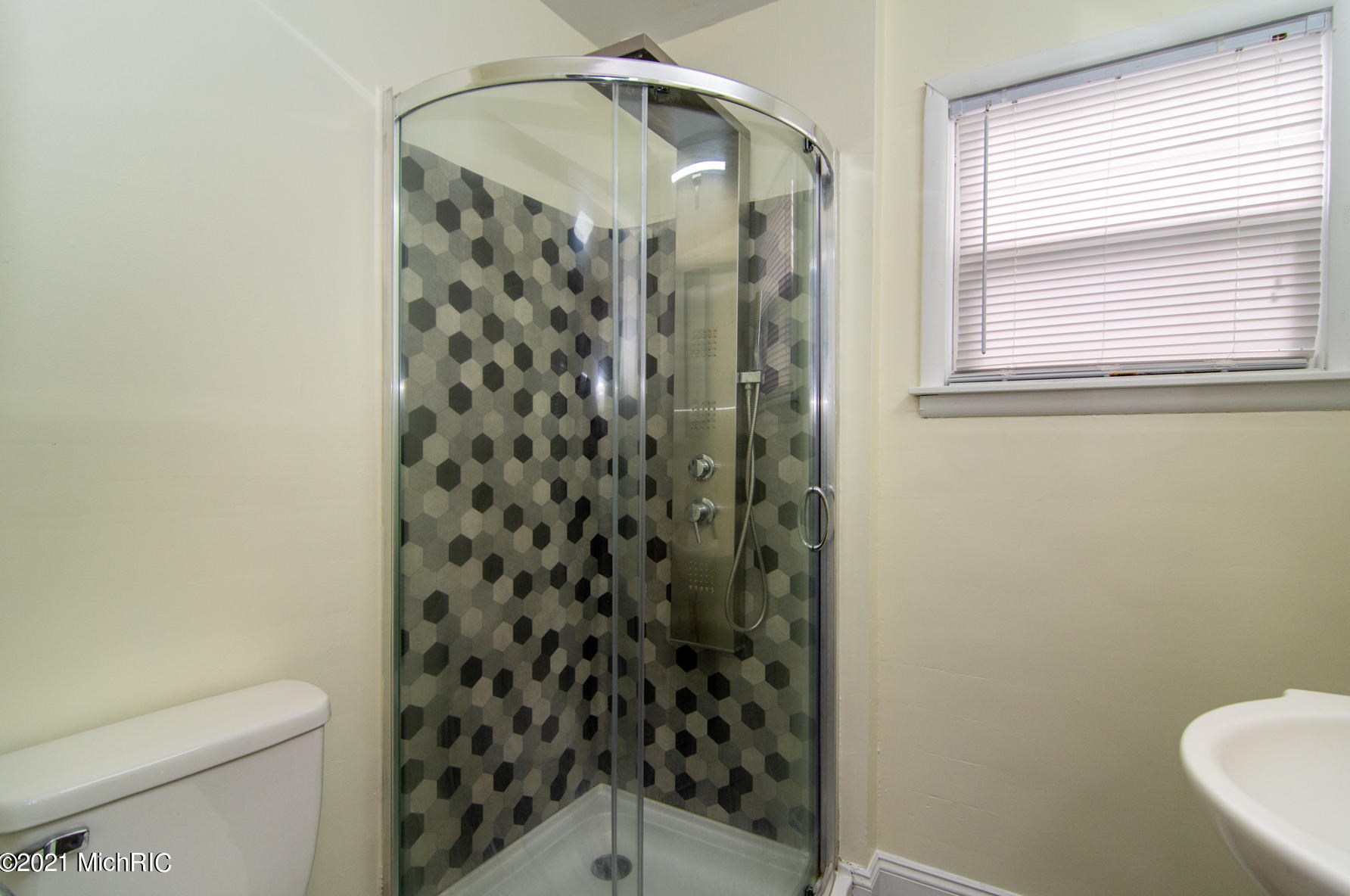 7 5 St, Niles MI 49120-2414 exterior