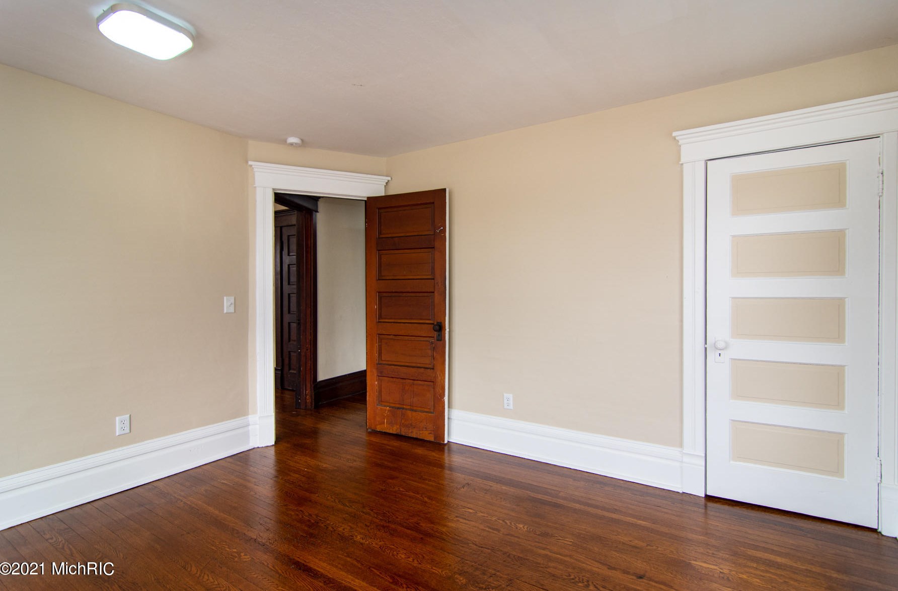 7 5 St, Niles MI 49120-2414 exterior