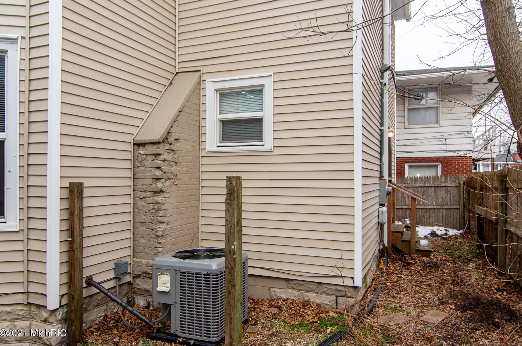 7 5 St, Niles MI 49120-2414 exterior