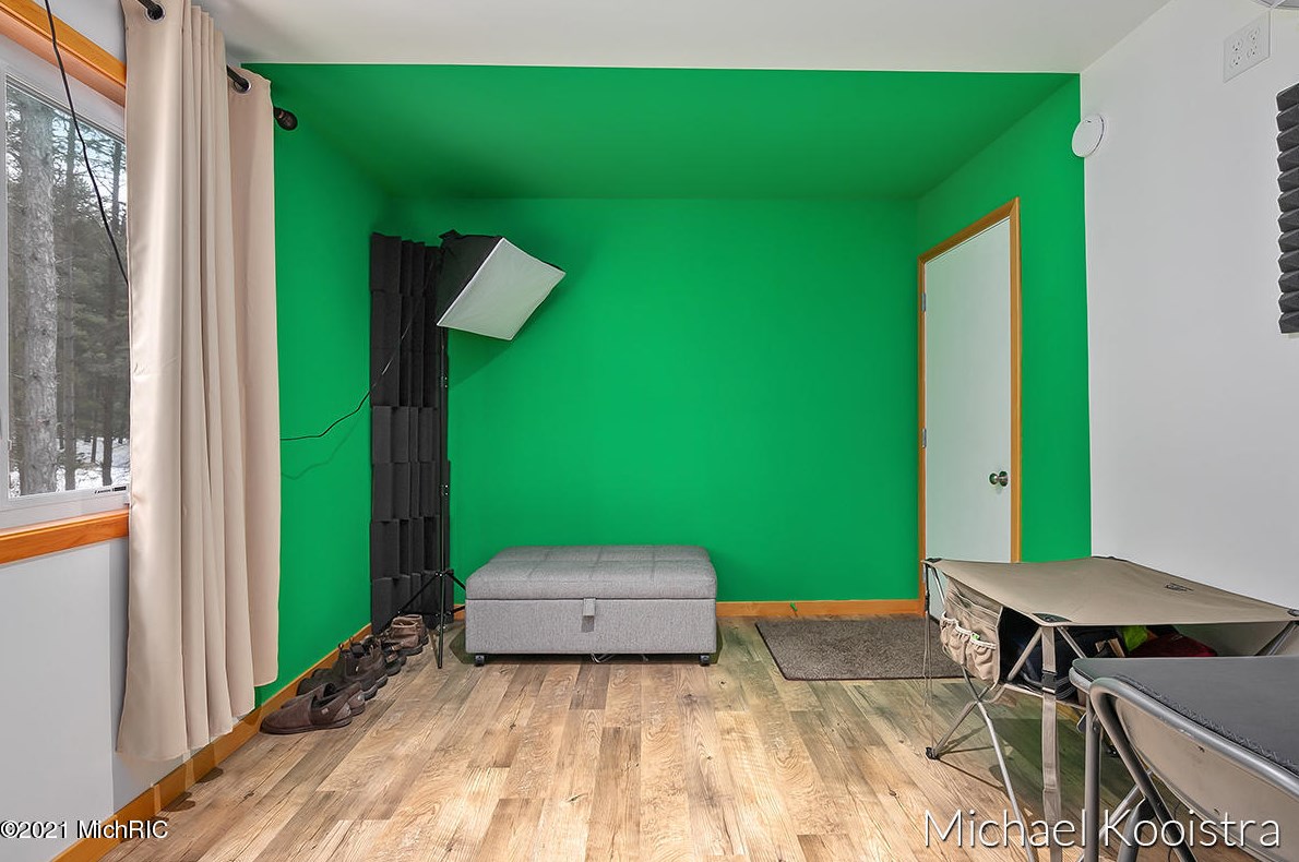 10100 Deer Creek Dr, Ada MI 49301-9150 exterior