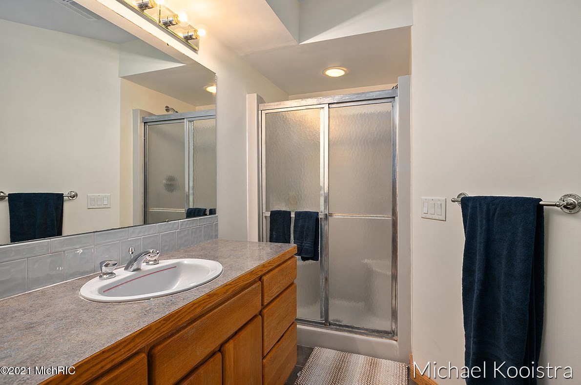 10100 Deer Creek Dr, Ada MI 49301-9150 exterior