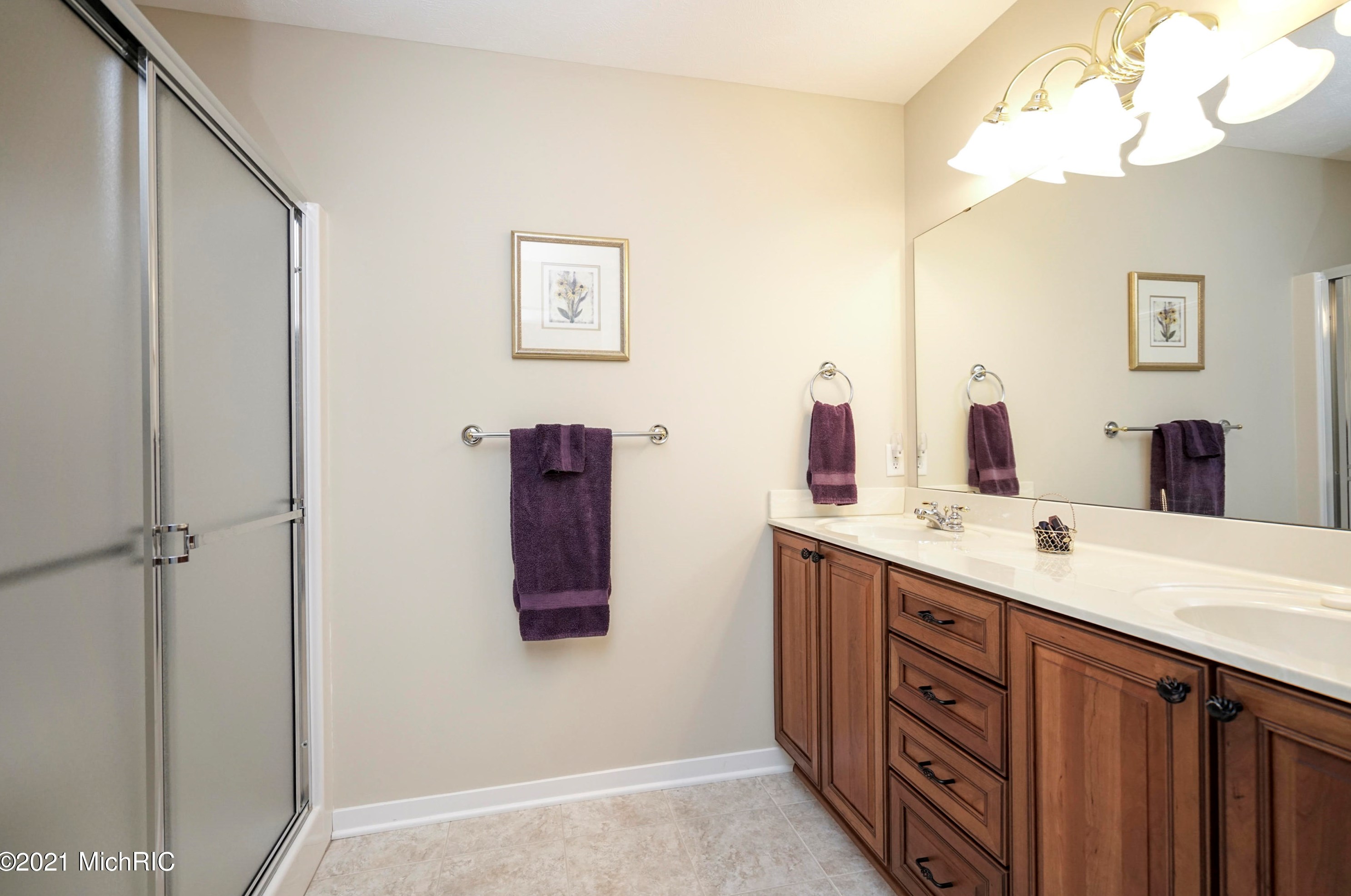 3682 Creekside Dr, Dorr MI 49323-9094 exterior