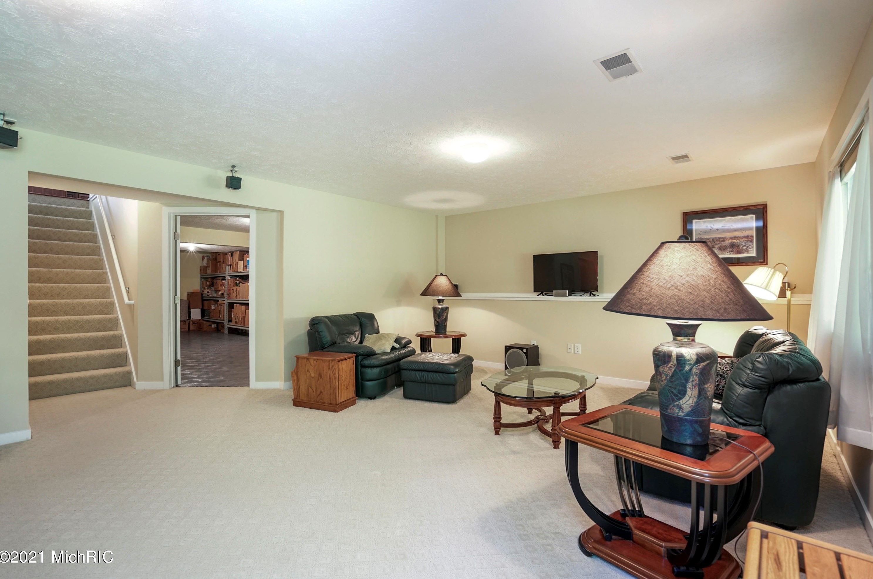 3682 Creekside Dr, Dorr MI 49323-9094 exterior