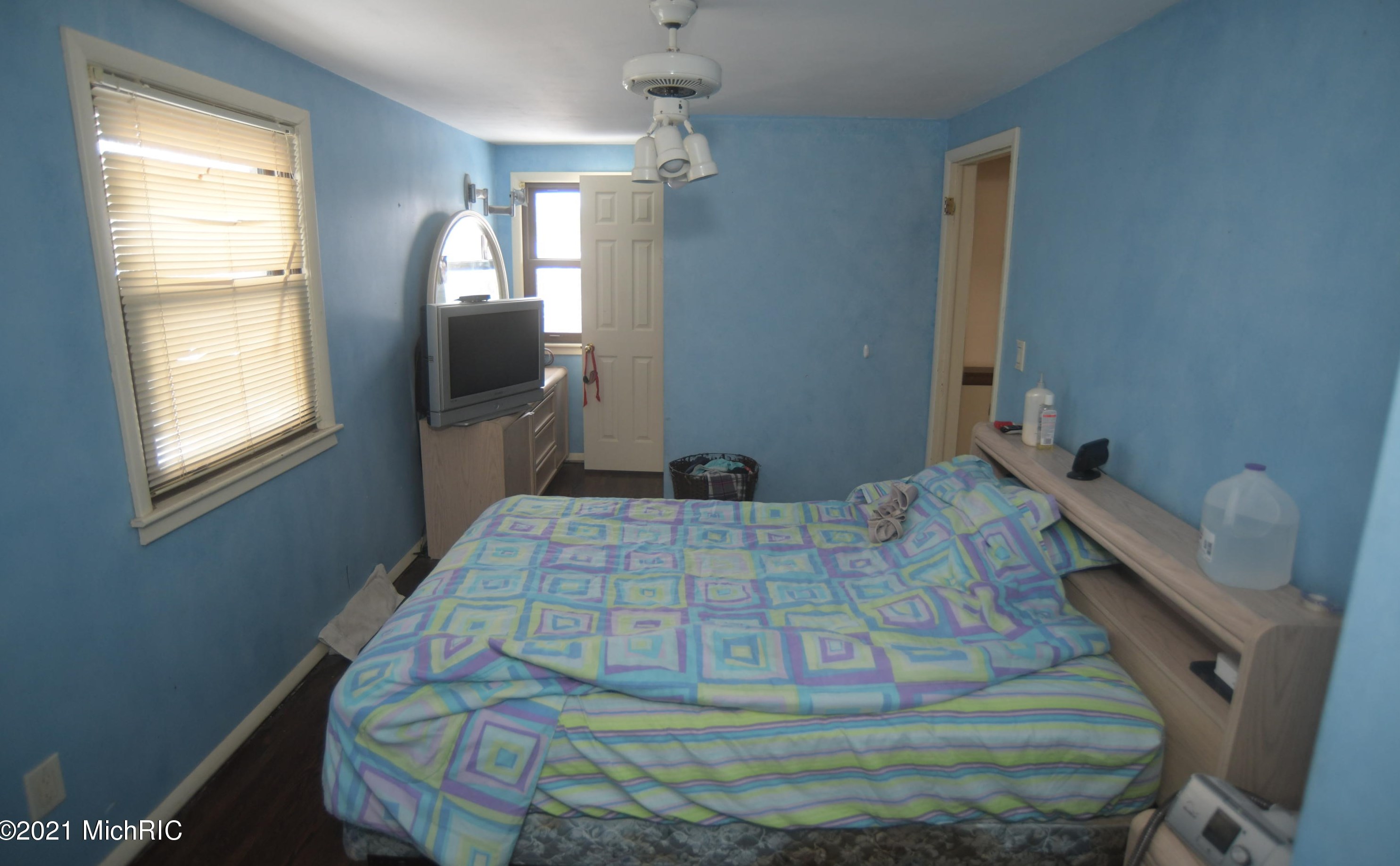 4876 Marshall Ave, Grand Rapids MI 49508-4744 exterior