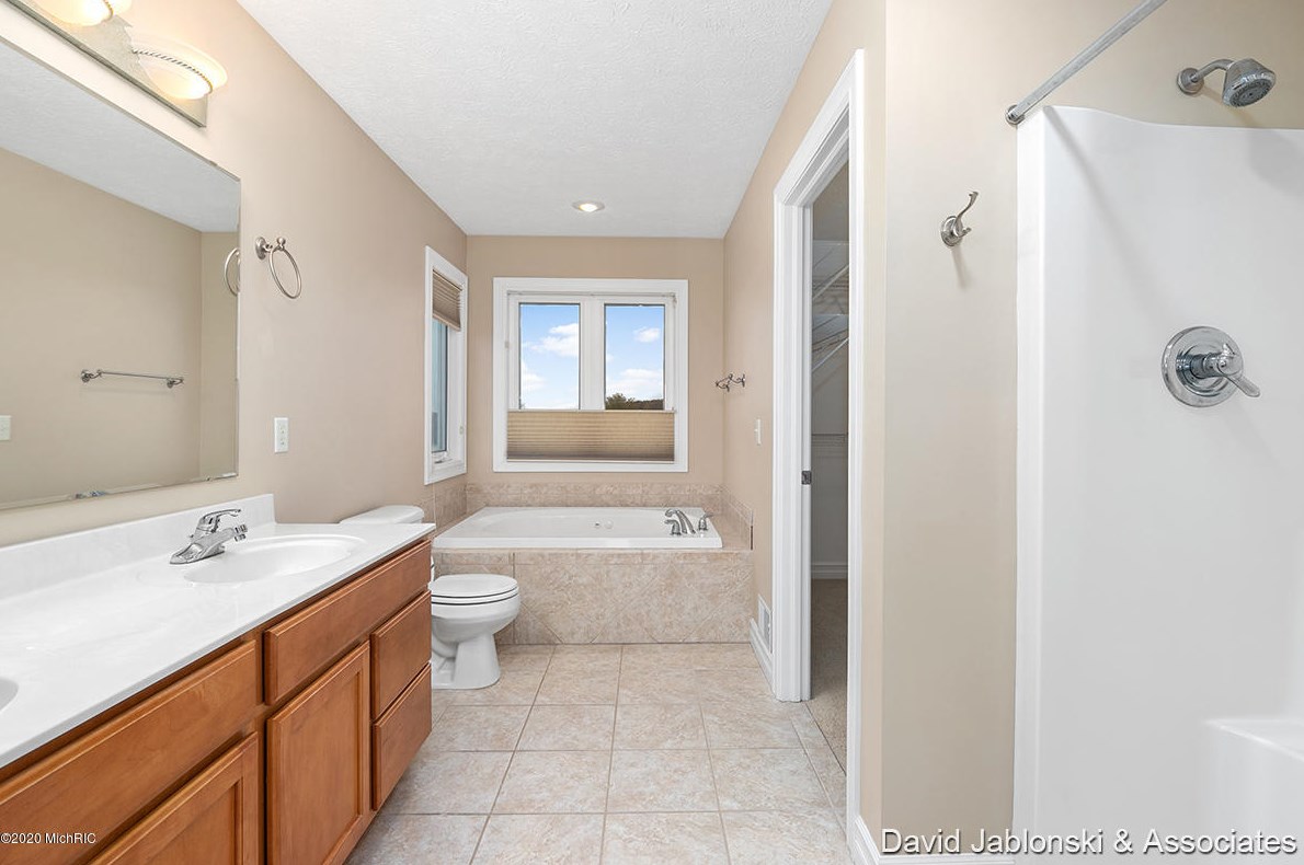 4483 Chicory Ct, Wayland MI 49348-8921 exterior