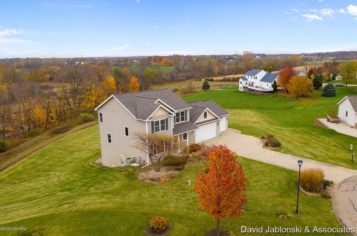 4483 Chicory Ct, Wayland MI 49348-8921 exterior