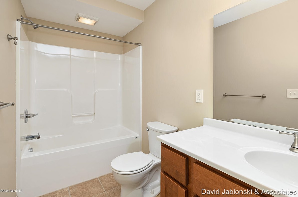 4483 Chicory Ct, Wayland MI 49348-8921 exterior