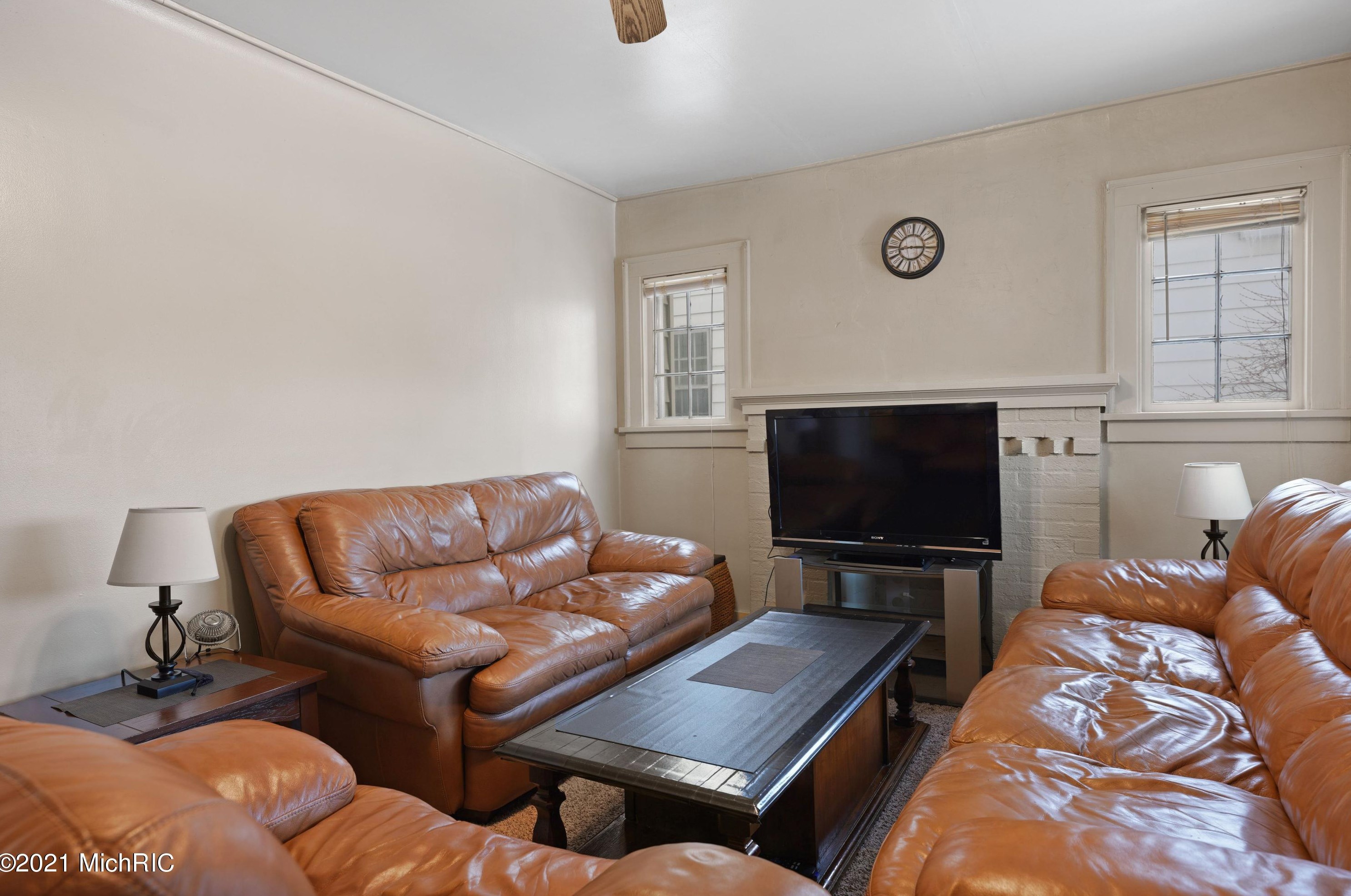 2118 Kalamazoo Ave, Grand Rapids MI  49507-3724 exterior