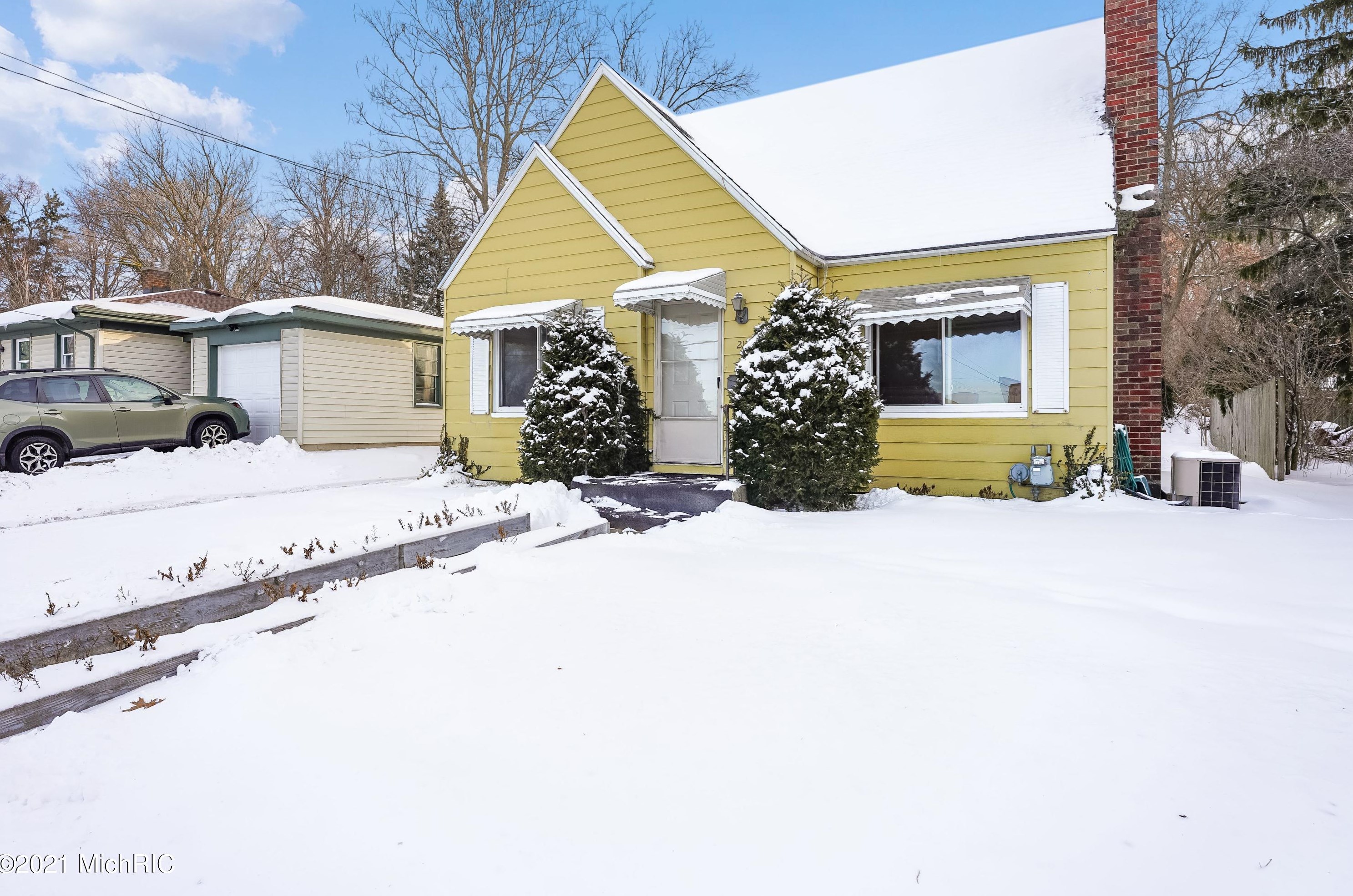 2118 Kalamazoo Ave, Grand Rapids MI  49507-3724 exterior