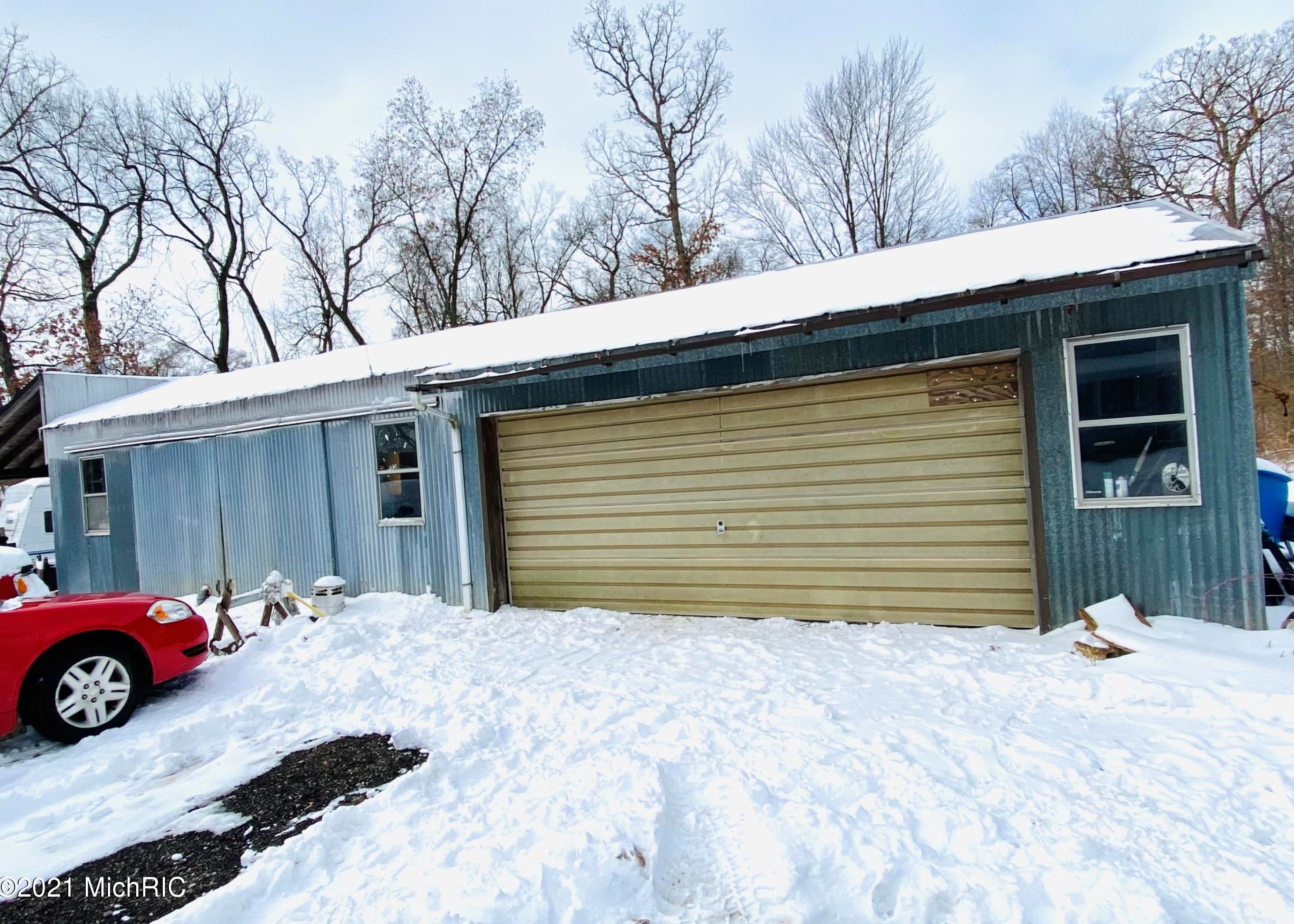 3161 Detroit Rd, Niles MI 49120-9454 exterior