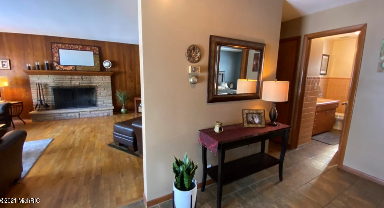 2014 Orchard Dr, Stevensville MI  49127-9569 exterior