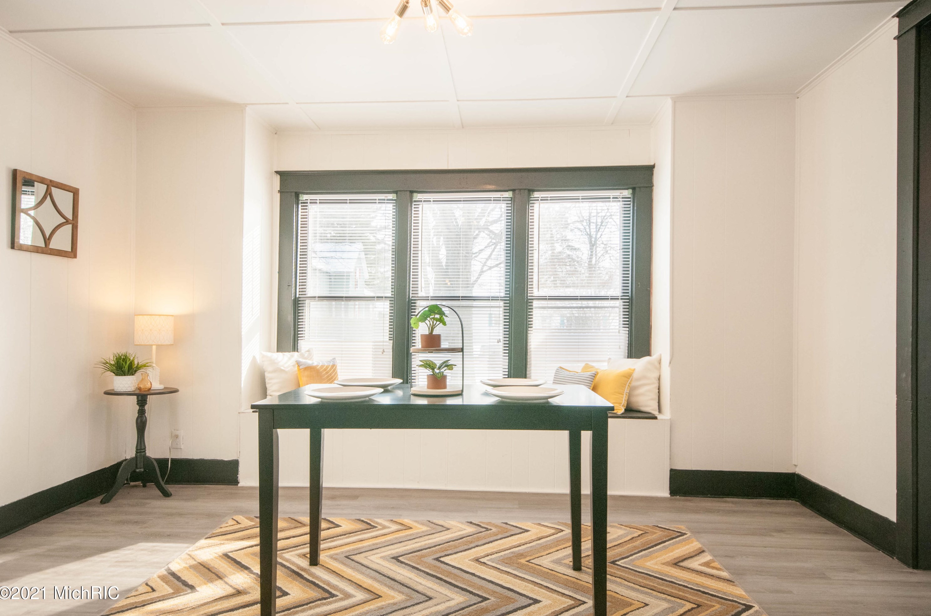 1017 Regent St, Niles MI 49120-2645 exterior