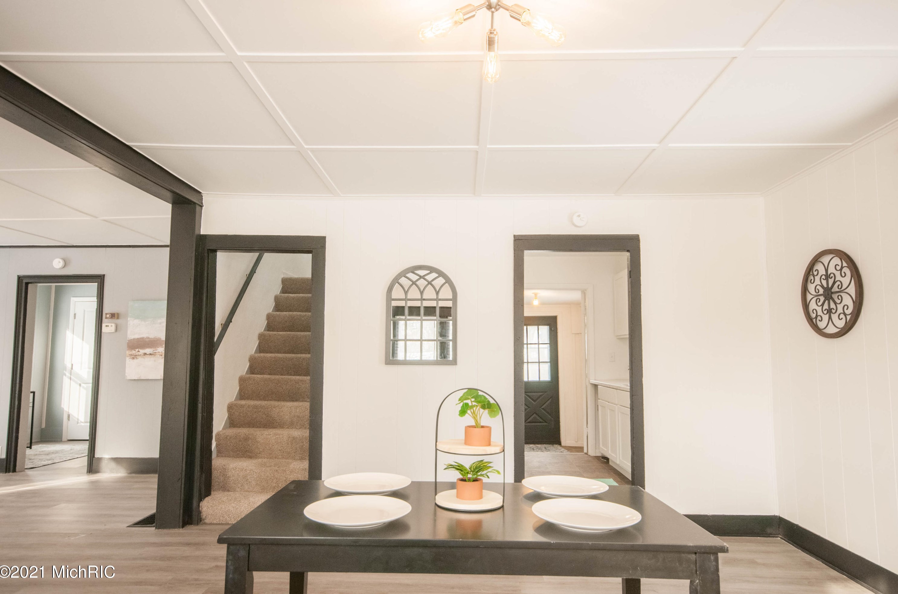 1017 Regent St, Niles MI 49120-2645 exterior