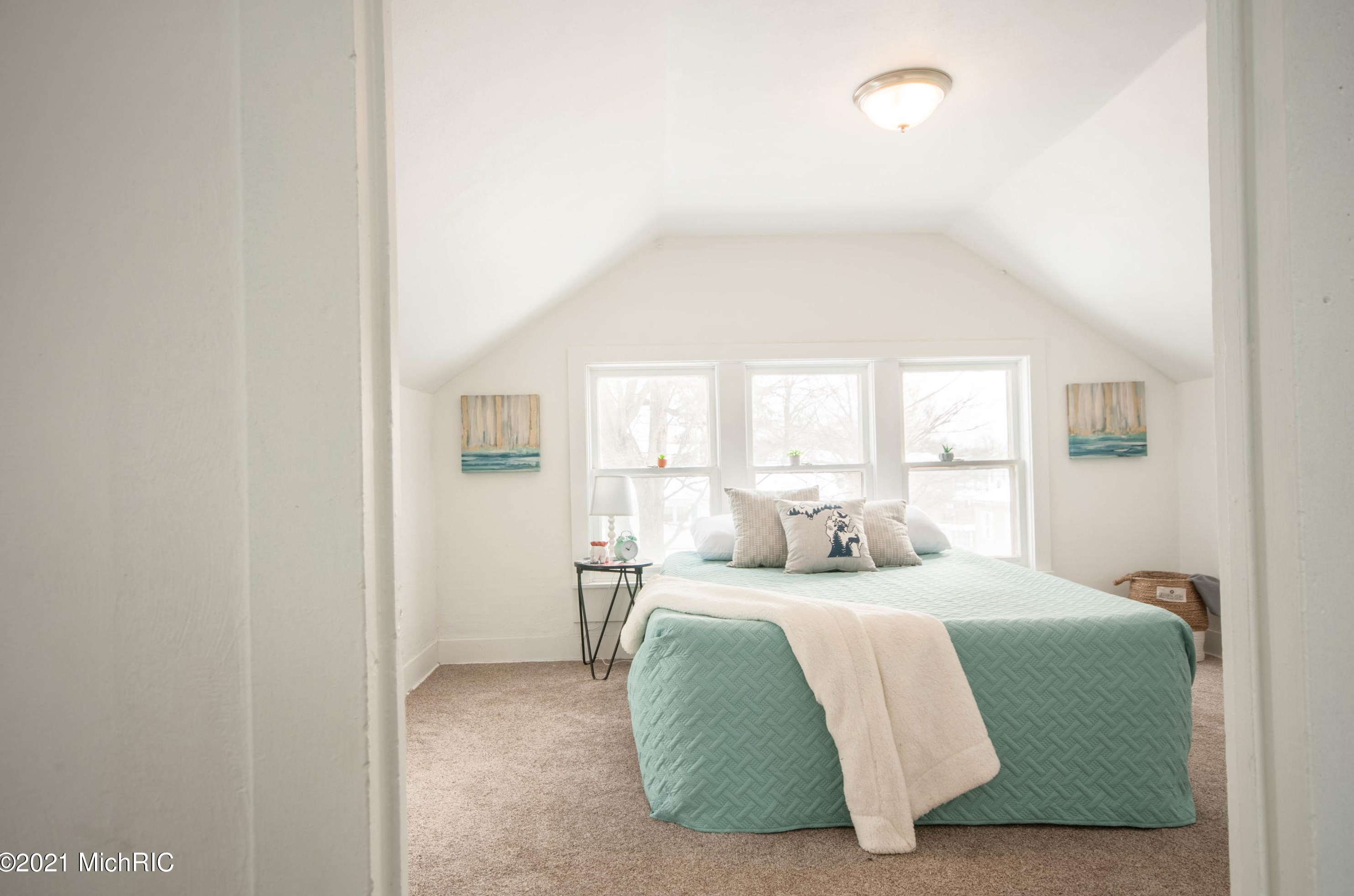 1017 Regent St, Niles MI 49120-2645 exterior