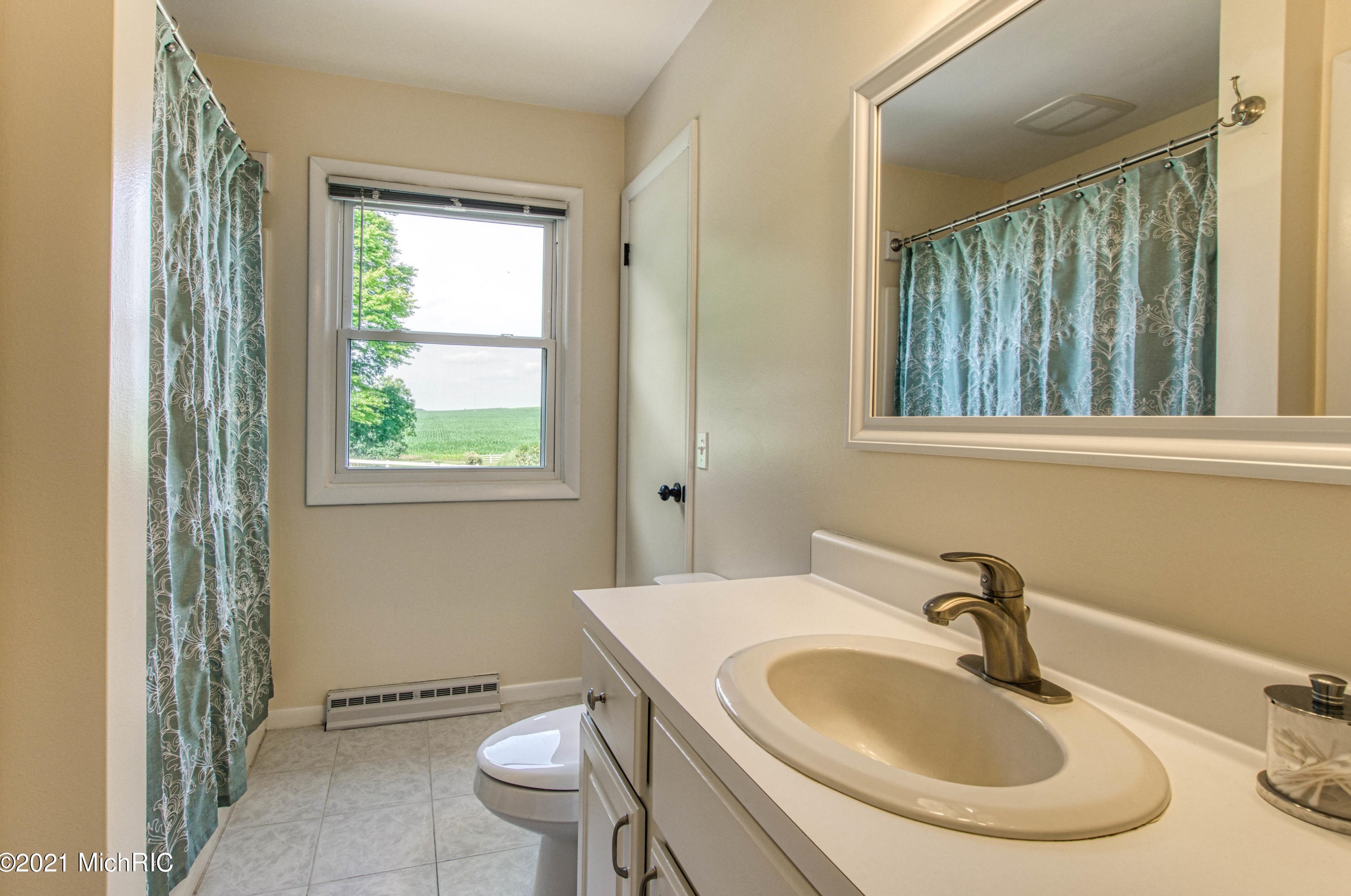 11350 Phelps Ave, Sparta MI 49345-9797 exterior