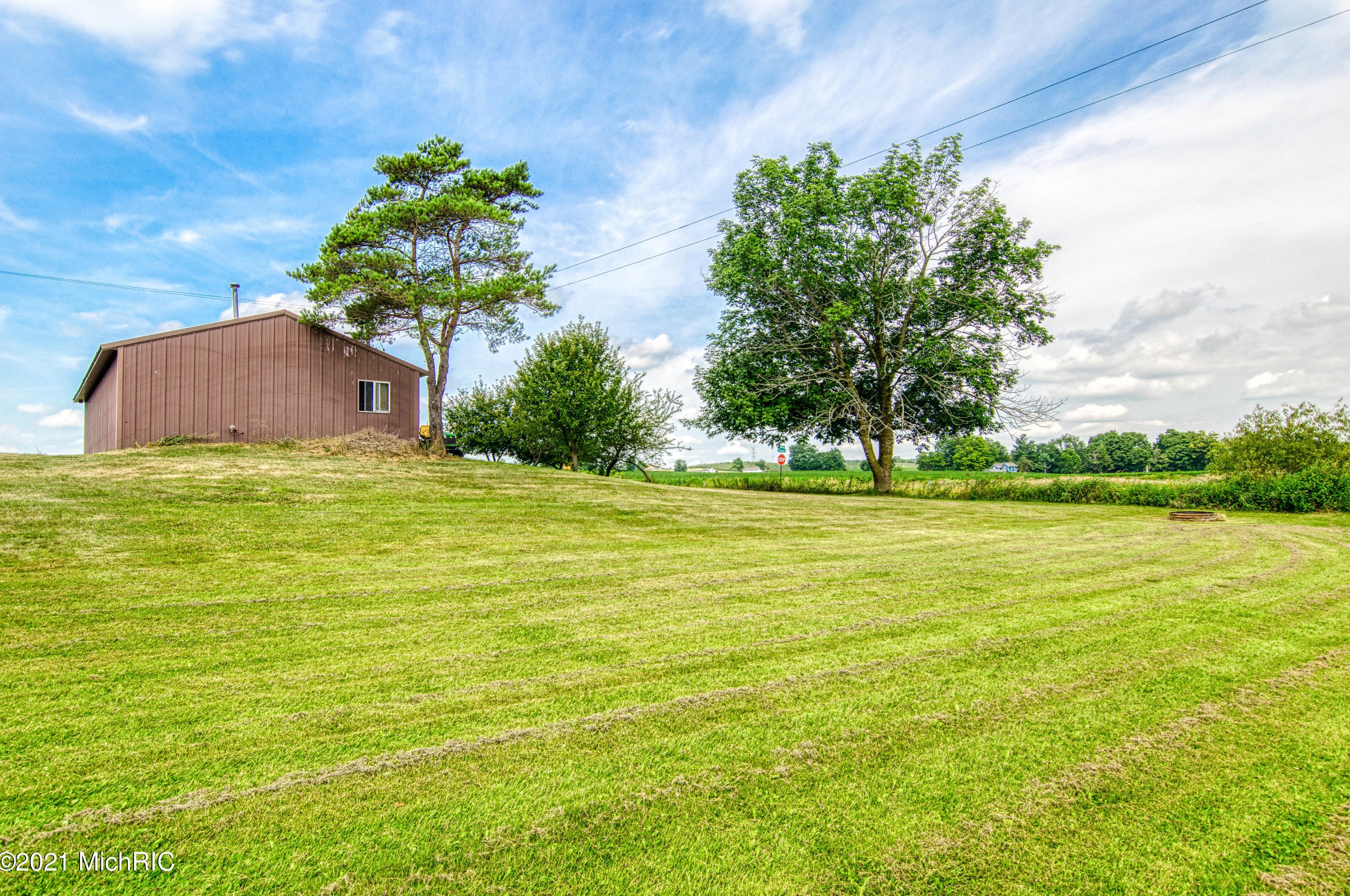 11350 Phelps Ave, Sparta MI 49345-9797 exterior