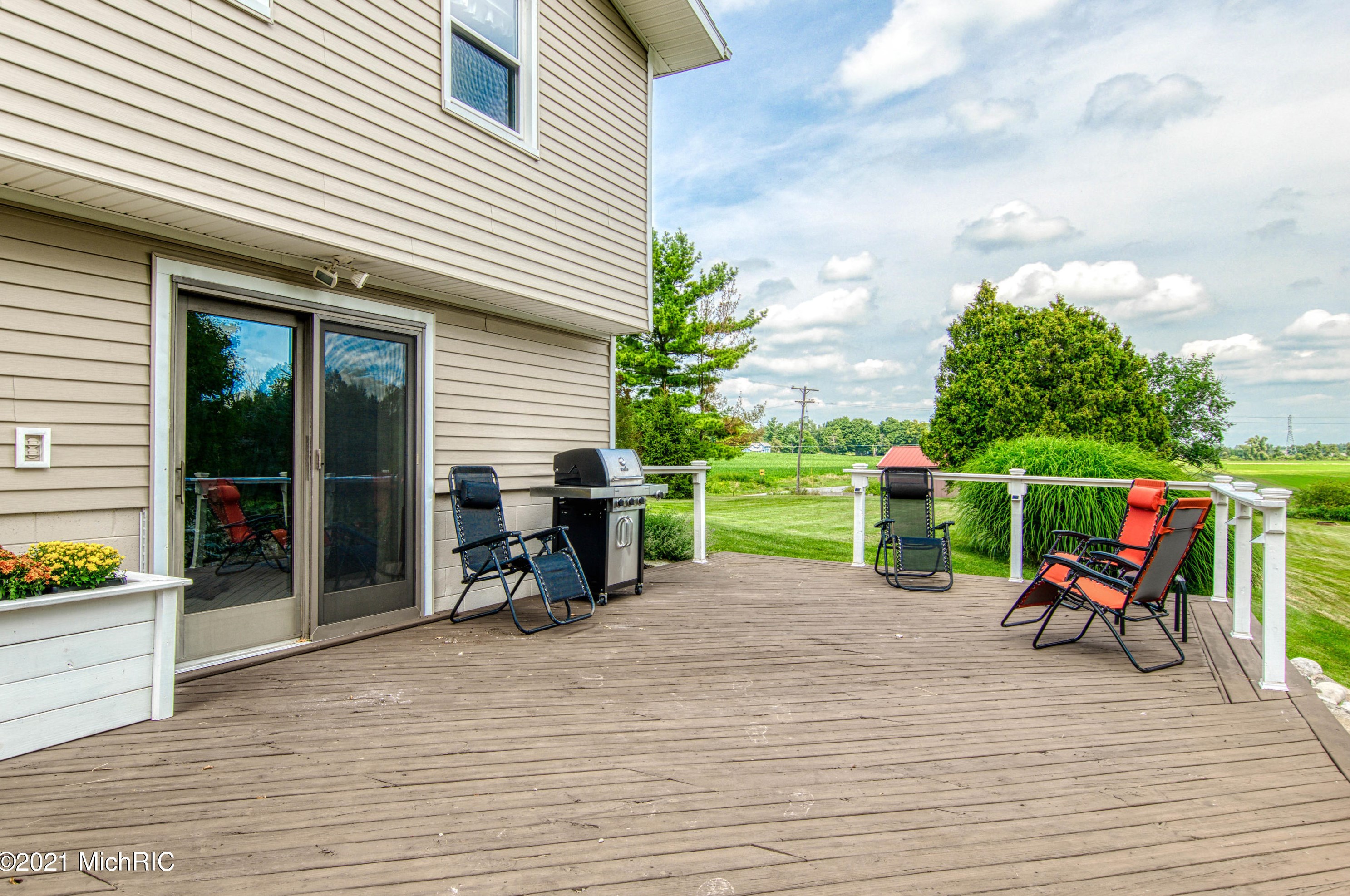 11350 Phelps Ave, Sparta MI 49345-9797 exterior