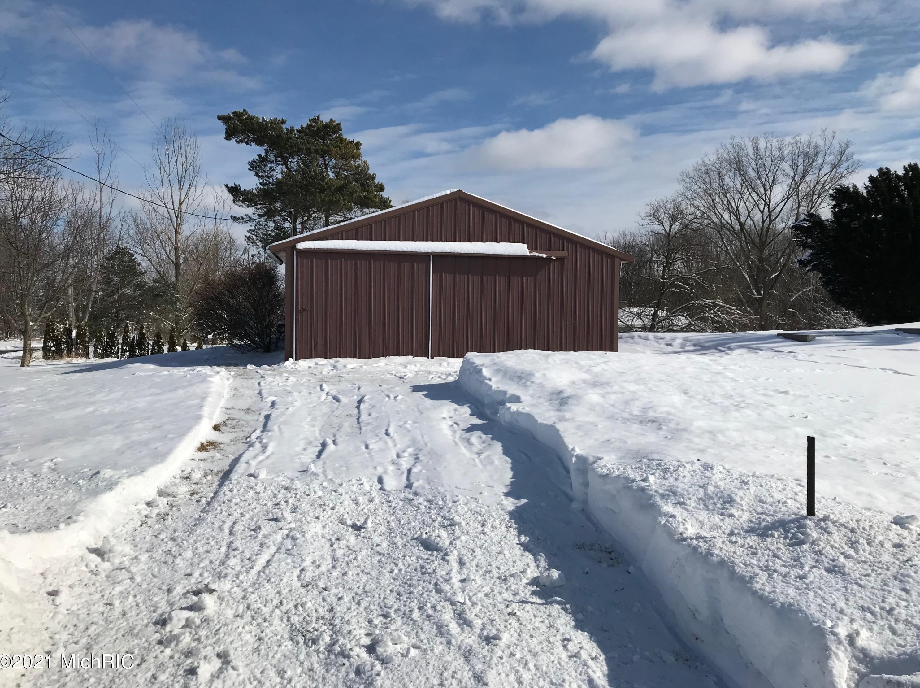 11350 Phelps Ave, Sparta MI 49345-9797 exterior