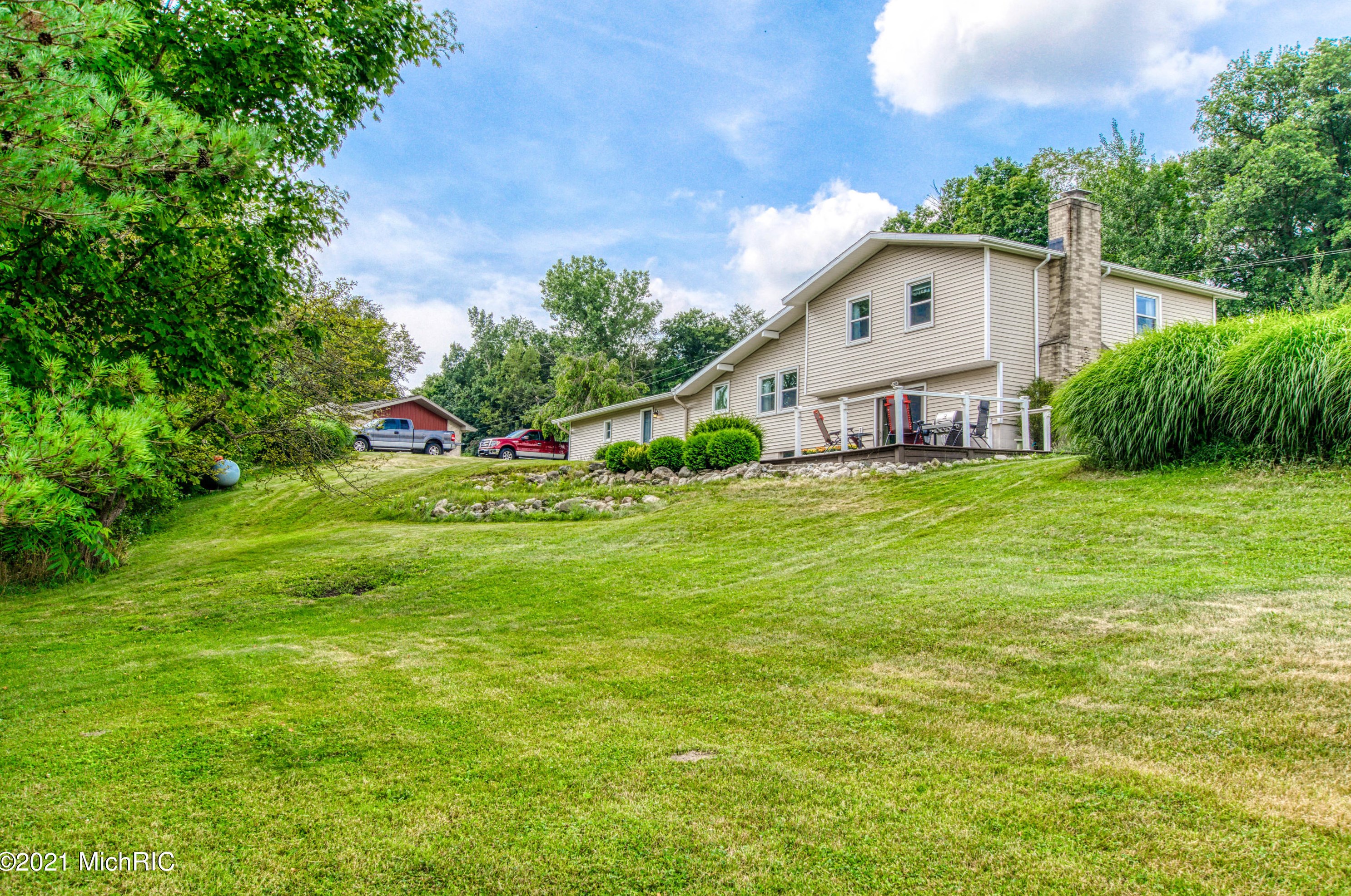 11350 Phelps Ave, Sparta MI 49345-9797 exterior