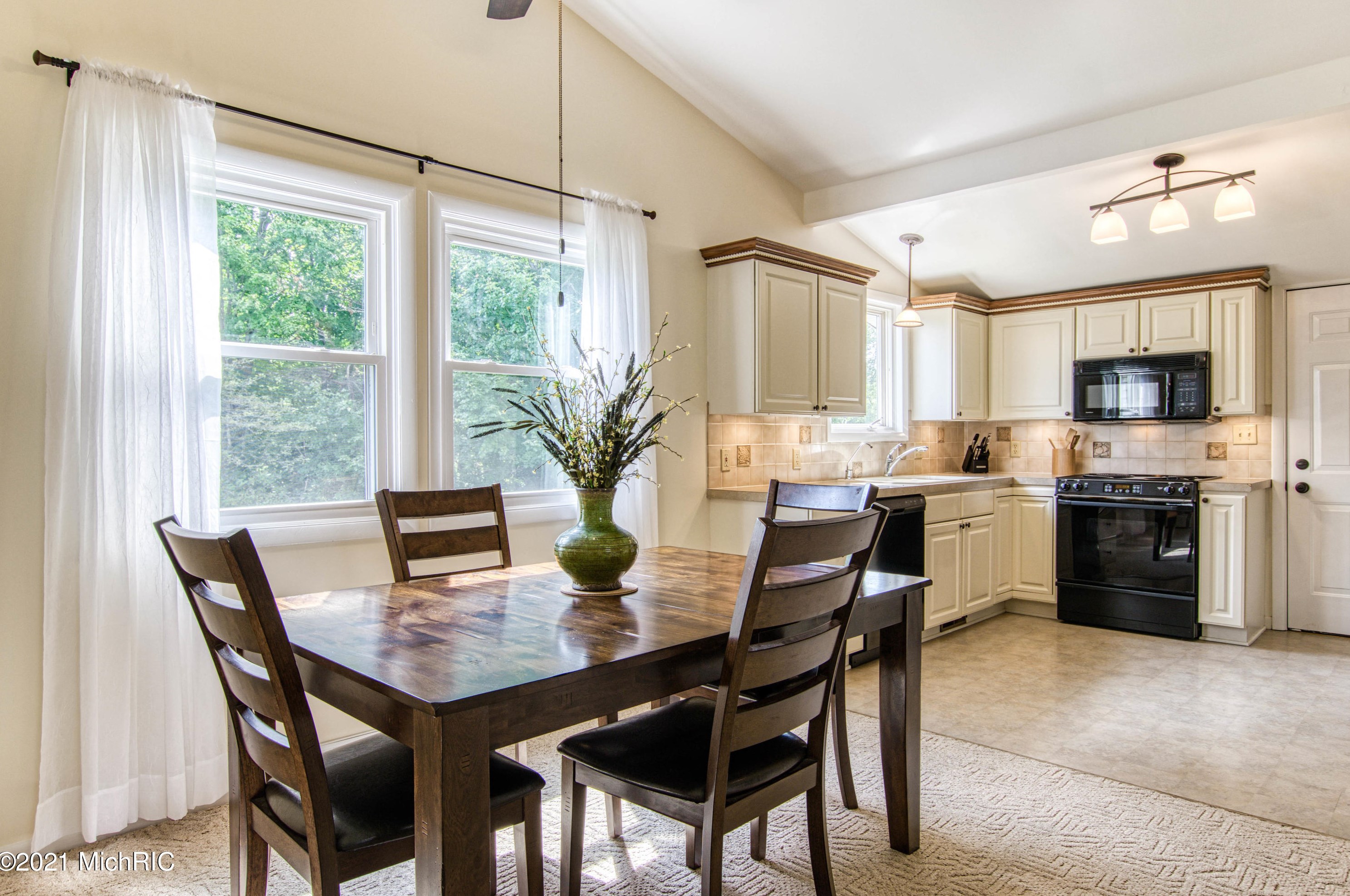 11350 Phelps Ave, Sparta MI 49345-9797 exterior