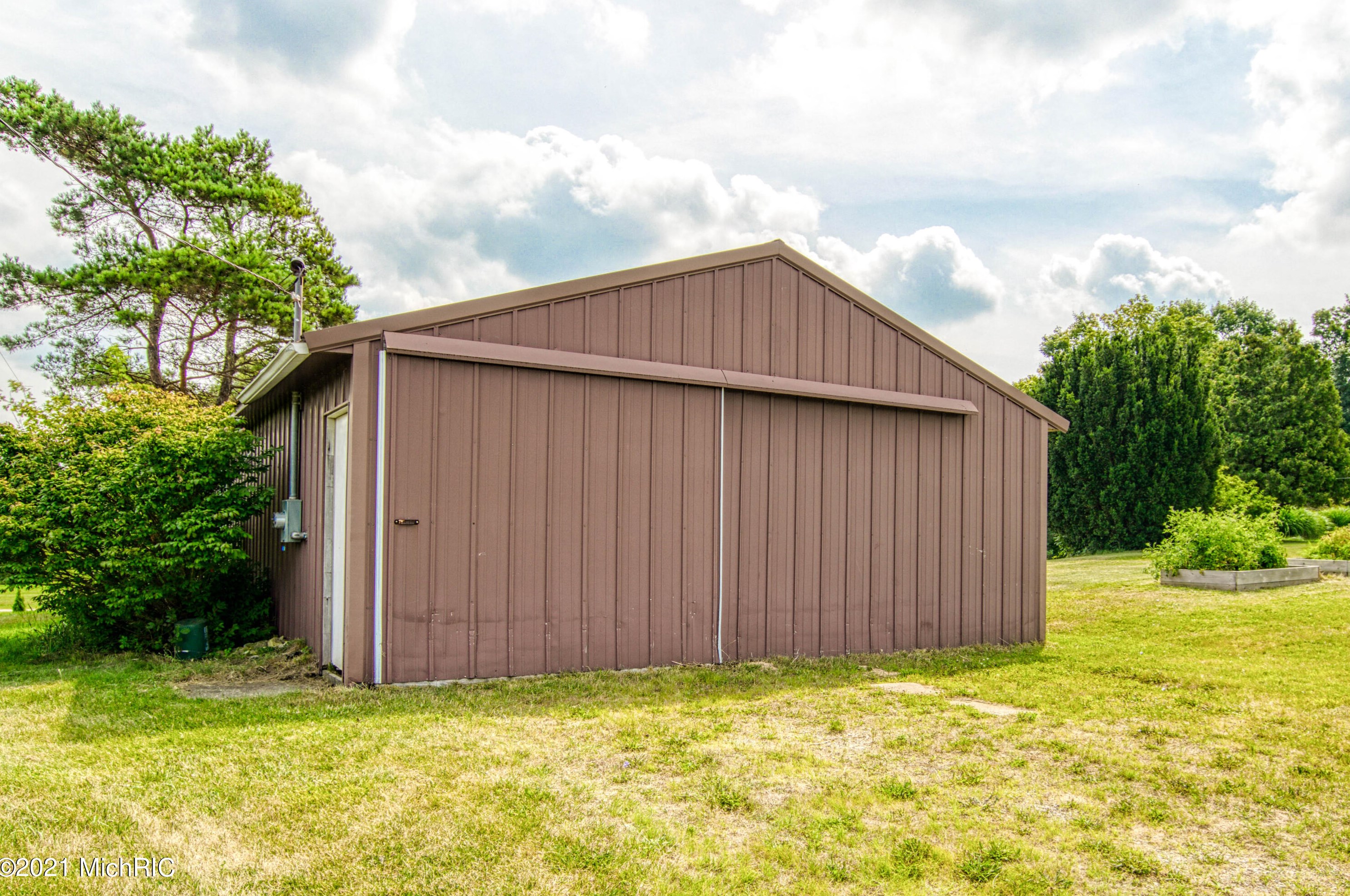 11350 Phelps Ave, Sparta MI 49345-9797 exterior