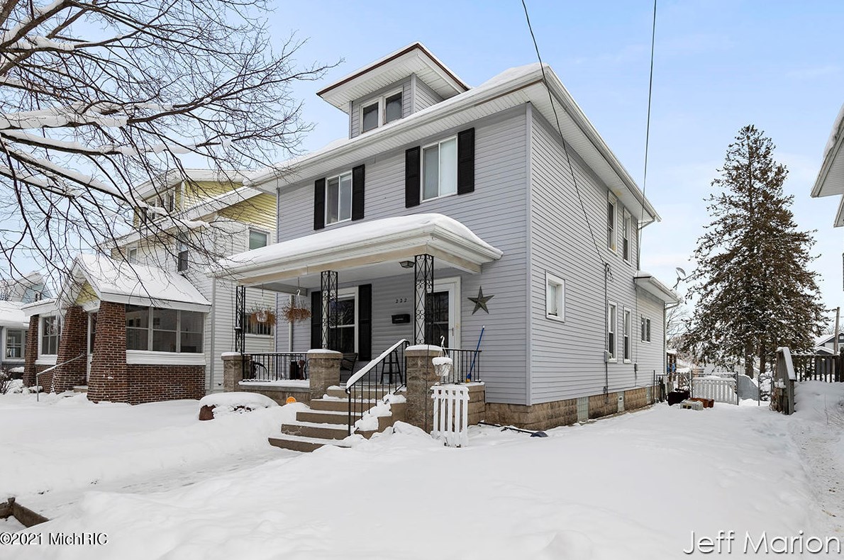 222 Valley Ave, Grand Rapids MI 49504-5469 exterior