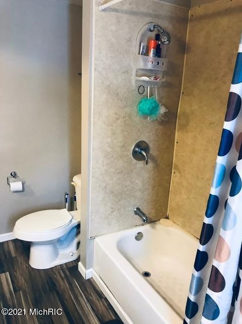 742 Maple St, Niles MI 49120-3256 exterior