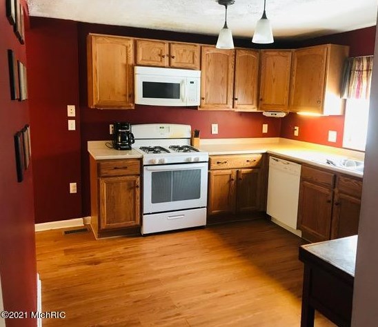 742 Maple St, Niles MI 49120-3256 exterior