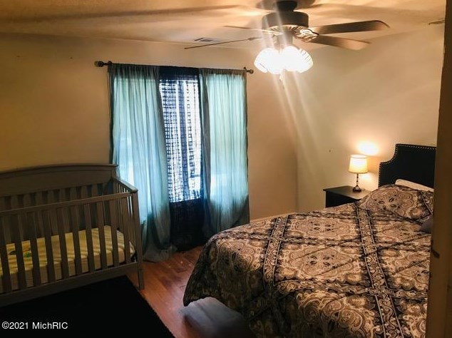 742 Maple St, Niles MI 49120-3256 exterior